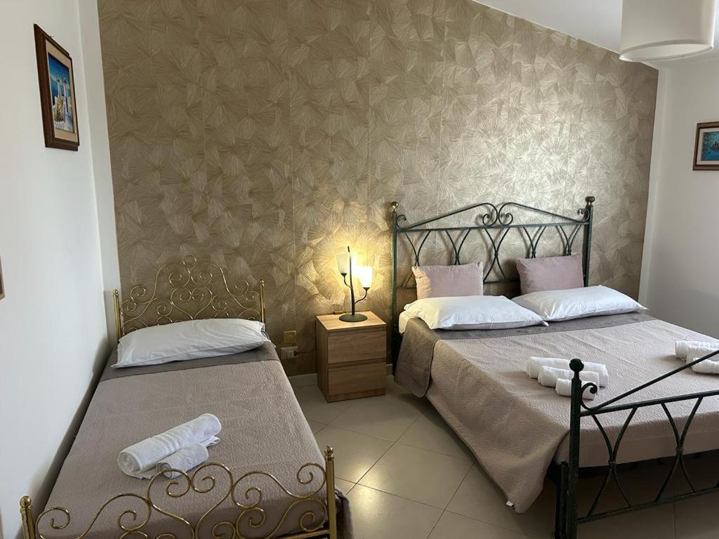 Nina Apartament Giardini Naxos Con Posto Auto Exterior foto