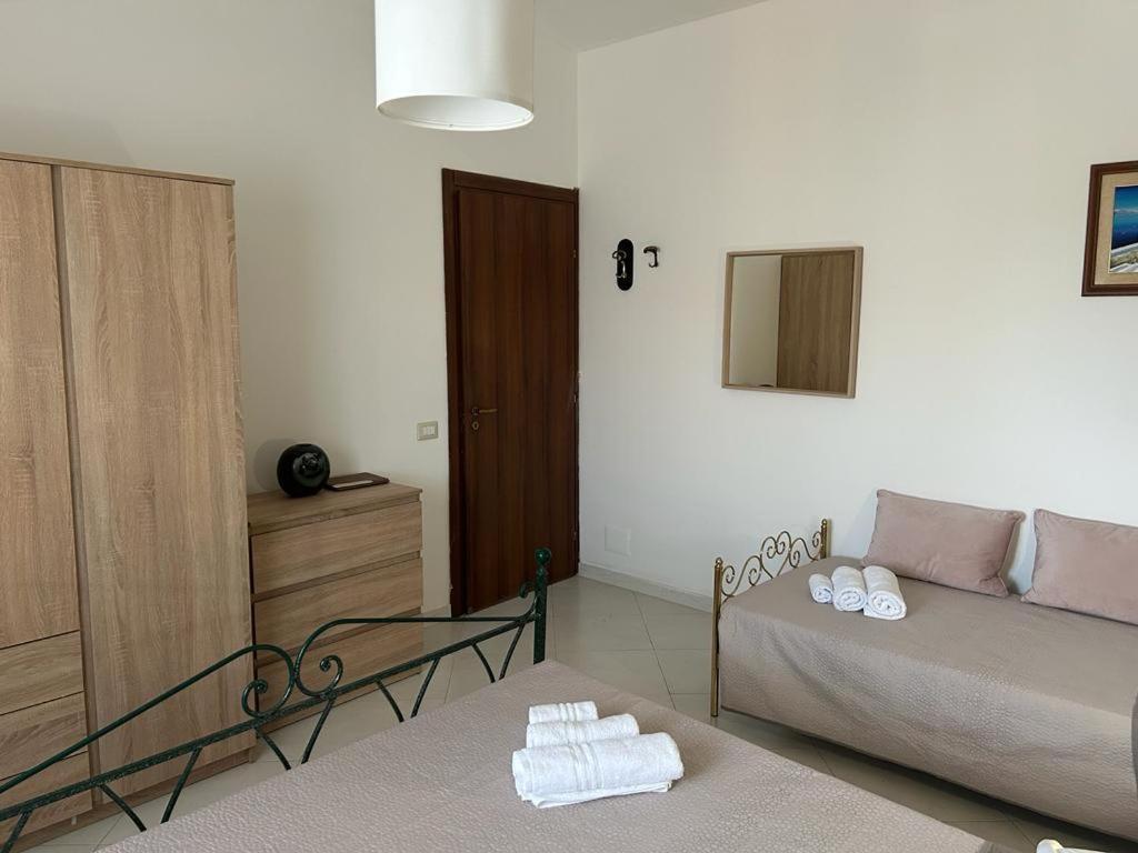 Nina Apartament Giardini Naxos Con Posto Auto Exterior foto