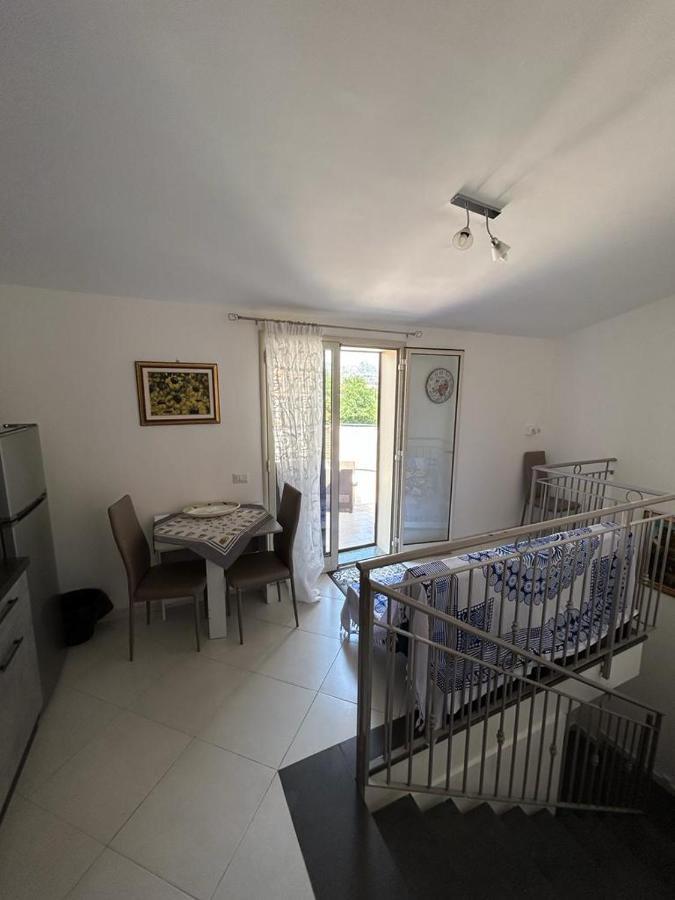 Nina Apartament Giardini Naxos Con Posto Auto Exterior foto
